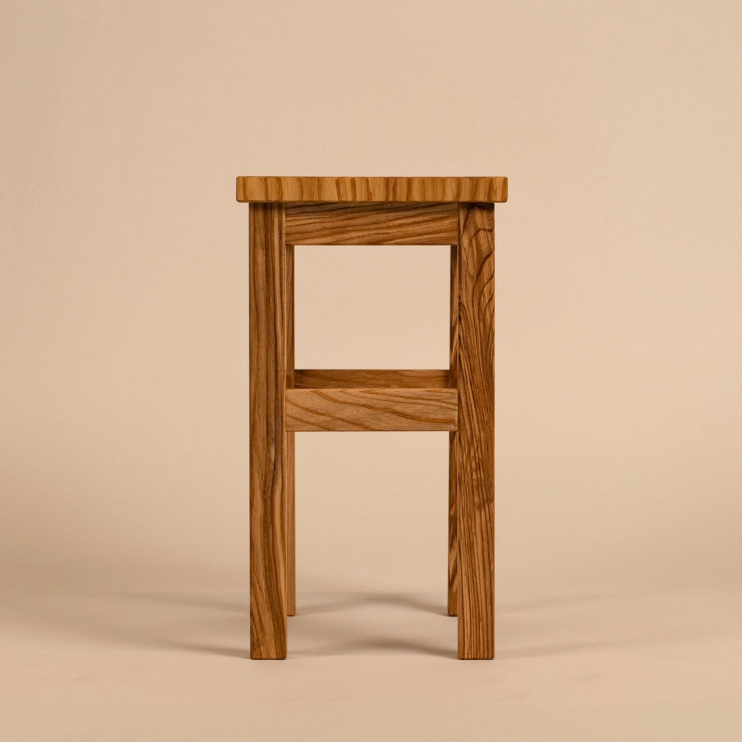 Stirnholzhocker Gusti aus Esche